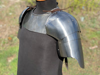 Europe shoulders “English Knight”