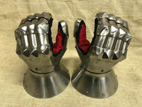 Gauntlets “Taurus” with mobility wrist