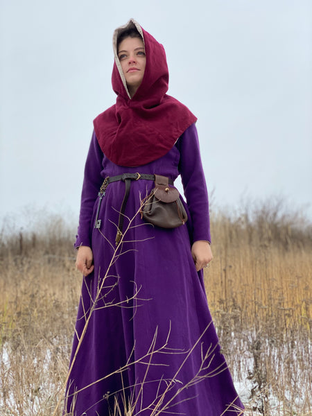 Woman medieval dress – Master Uley