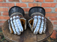 Iran gloves