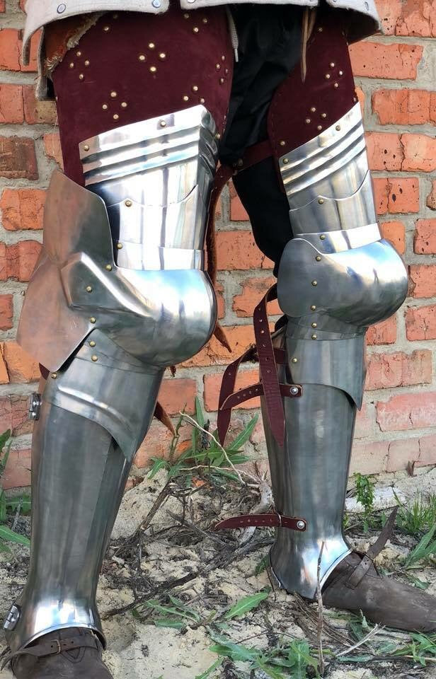 Knight legs set “Edward” with red leather – Master Uley